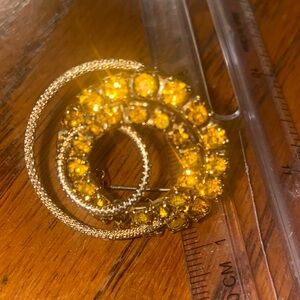 Elegant Gold-Tone Crystal Pendant Necklace